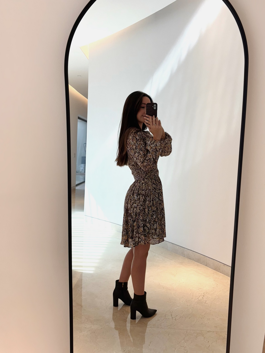 MAJE – Vestido fruncido con estampado metálico