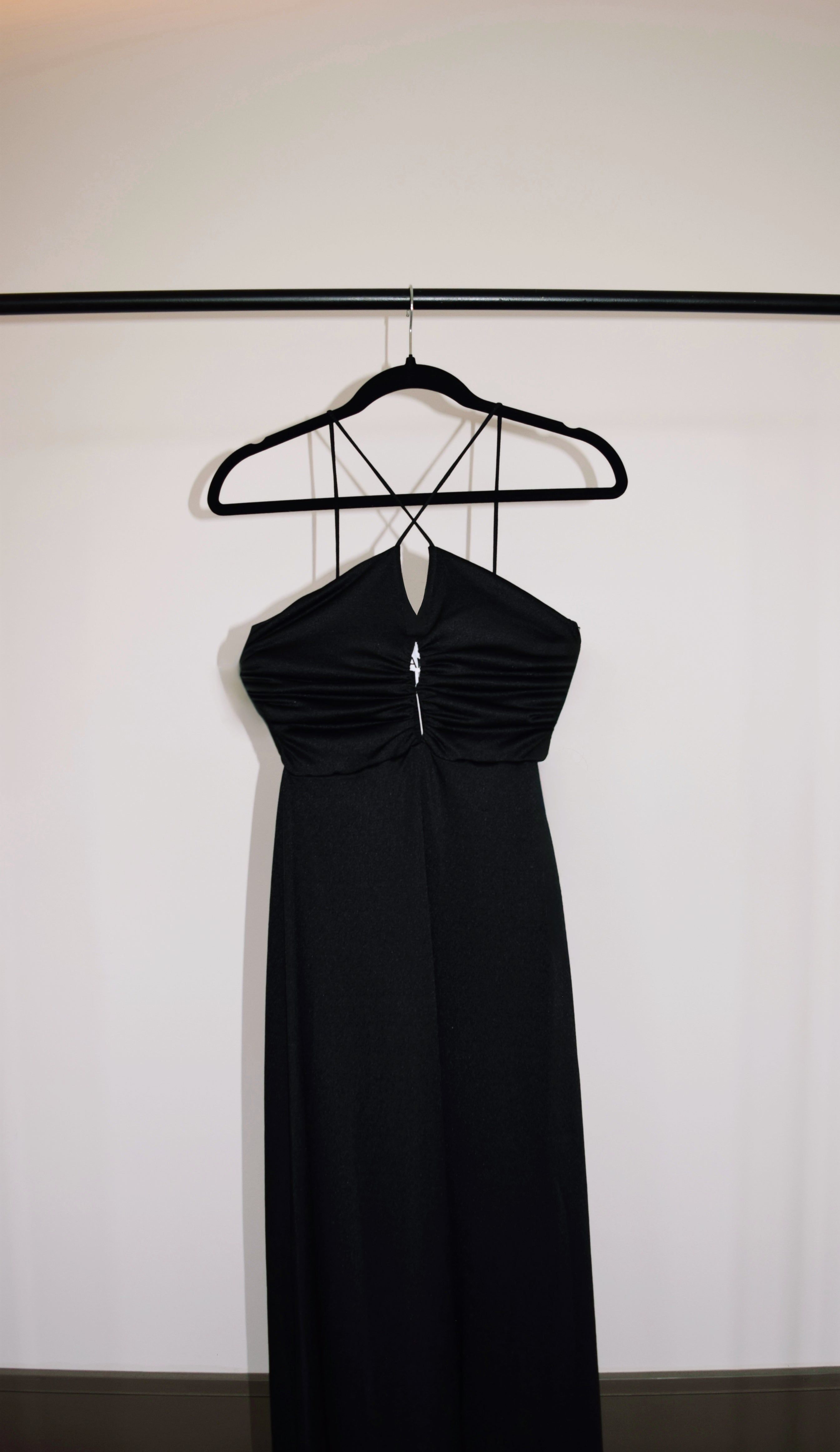 GANNI – Vestido maxi de crepé con fruncido y cut-out