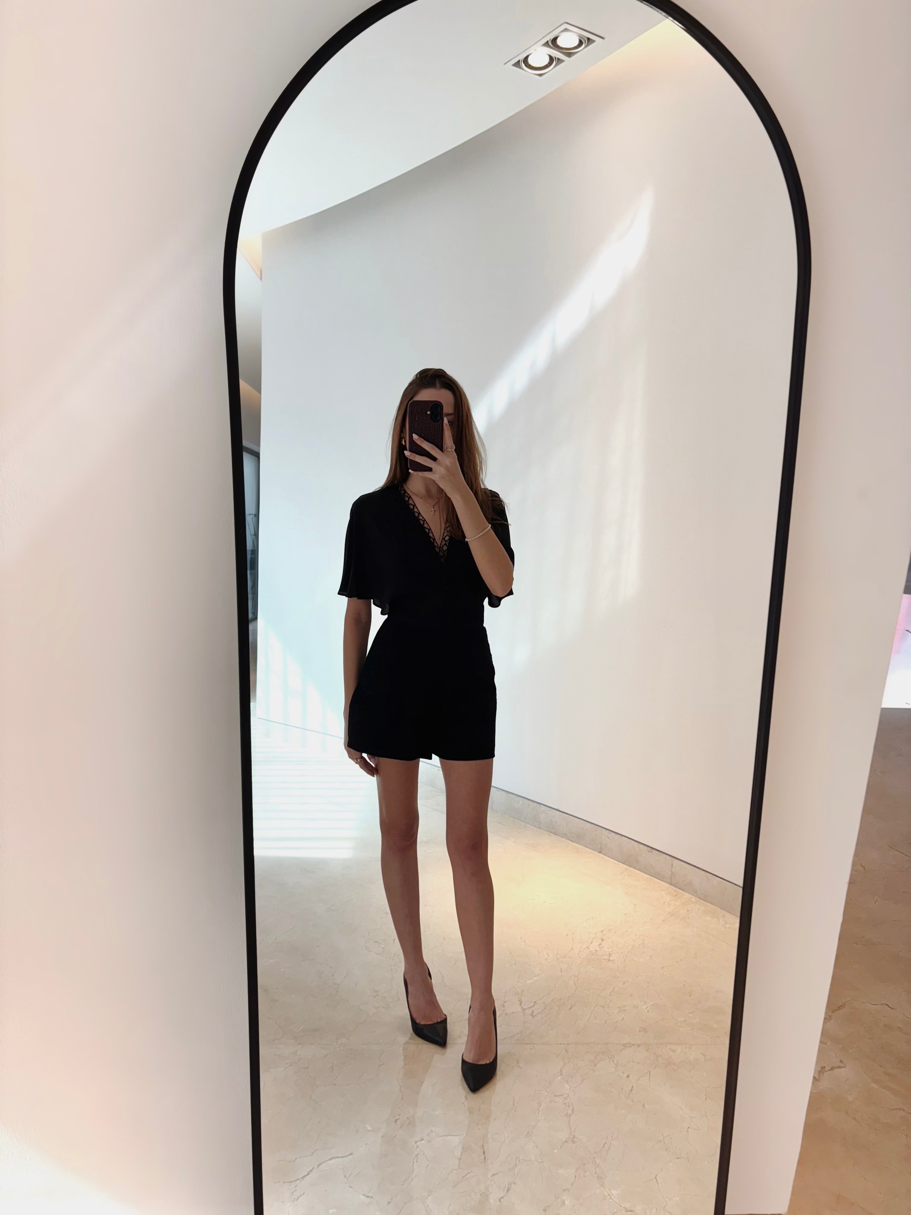 MAJE – Playsuit de seda crepé con encaje