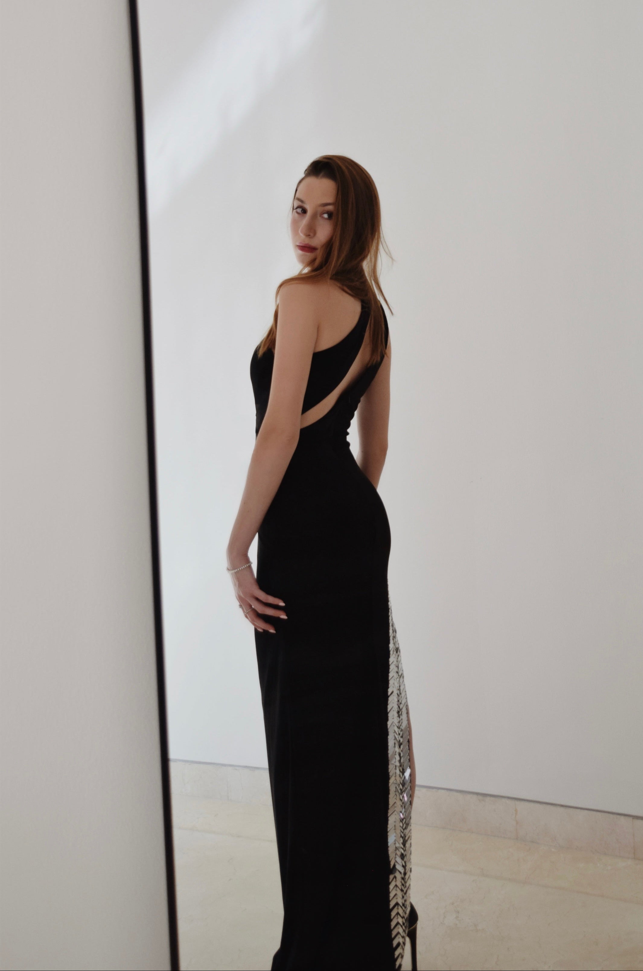 Mac Duggal – Vestido maxi con lentejuelas espejo