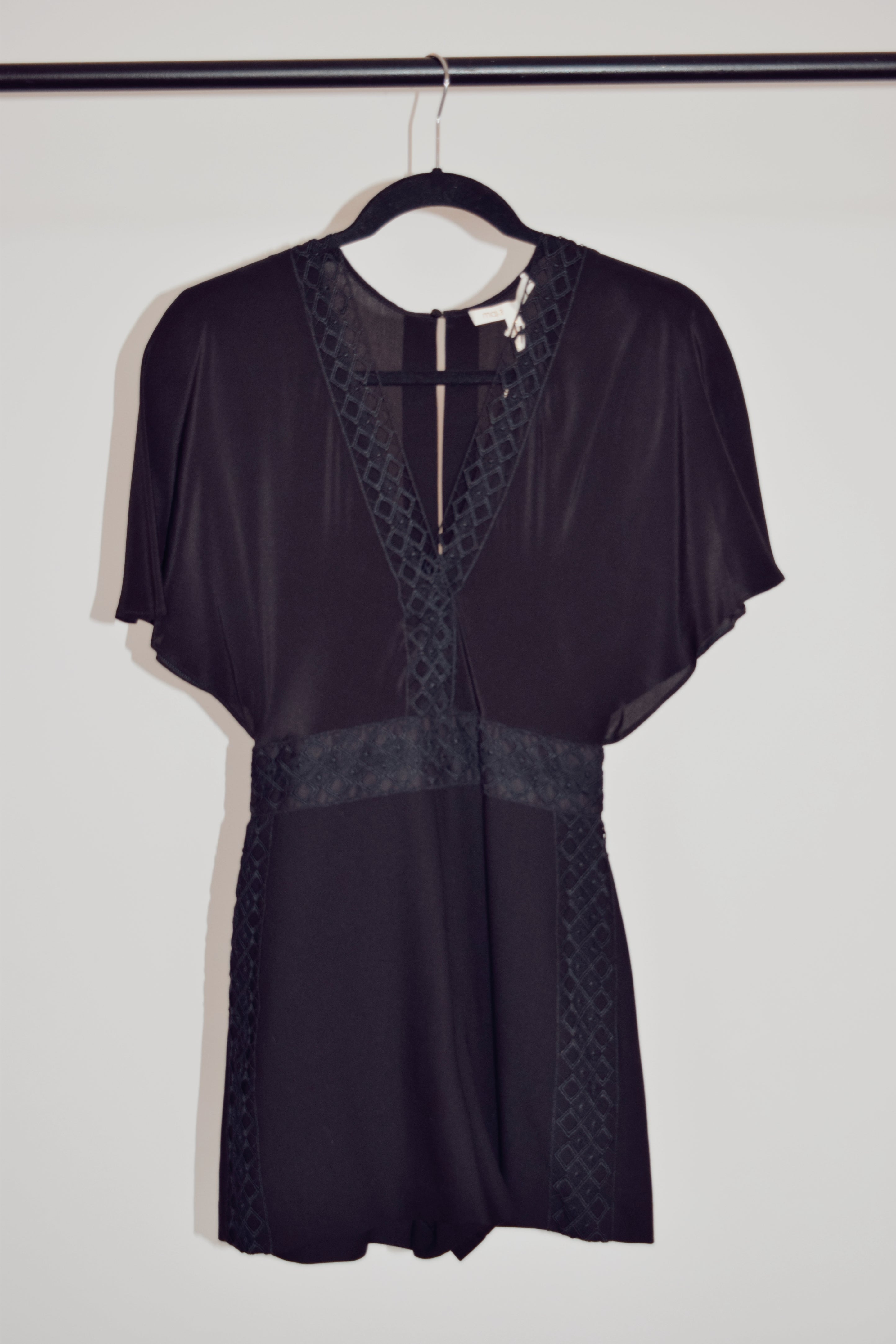 MAJE – Playsuit de seda crepé con encaje